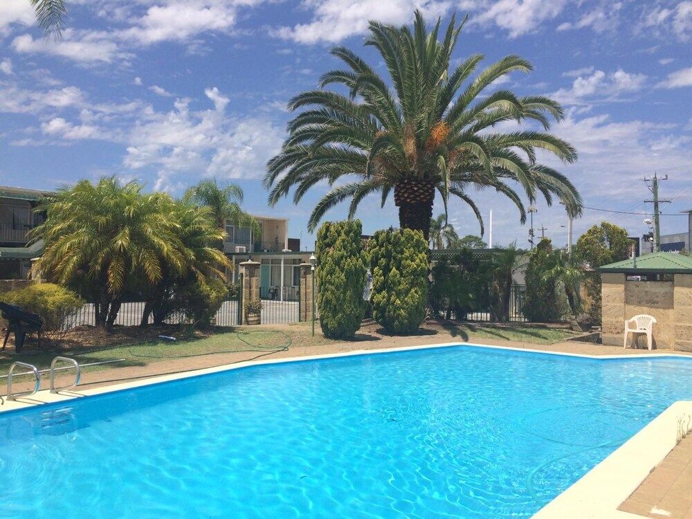 Platinum Motel - בנטלי - בריכה