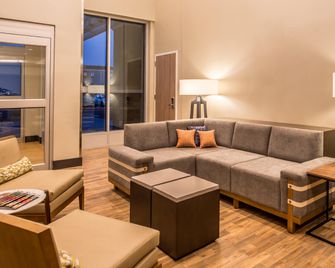 Holiday Inn Joplin By IHG - Joplin - Sala de estar