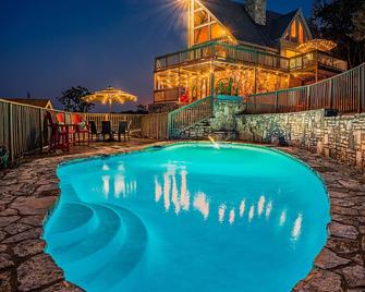 Cielo Vista - 5 Bedroom | Pool + Hot Tub + River Access - Ingram - Piscina