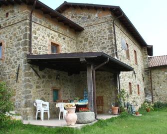 Holiday Home in Canossa With Swimming Pool, Garden and Patio - Mulazzo - Patio