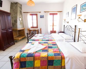 Eutuxia Rooms & Studios - Apollonia