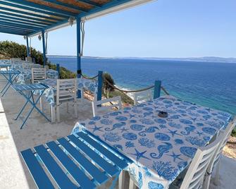 Fener Hotel Cafe & Kahvalti - Cesme - Patio