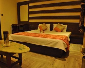 Hotel Surbhi - Gwalior - Bedroom