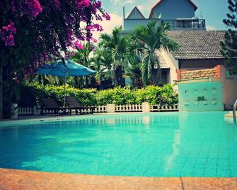 Diamond Resort Bien Hoa - Bien Hoa - Pool
