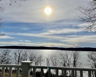 Lake Front Property On The Main Channel Of Barkley Lake-Private Paradise - Eddyville - Vista del exterior
