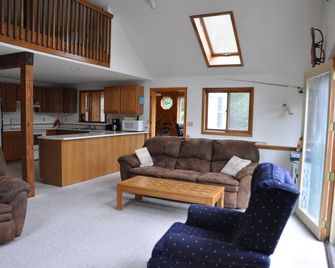 Winter Escape! Relax, ski, shop, etc! NConway/Eidelweiss. - Madison - Salon