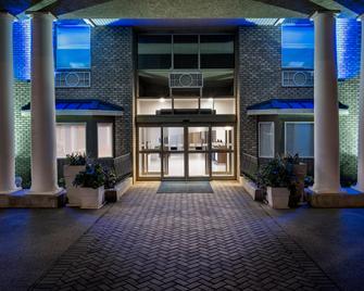 Holiday Inn Express & Suites Saskatoon Centre By IHG - ססקאטון - בניין