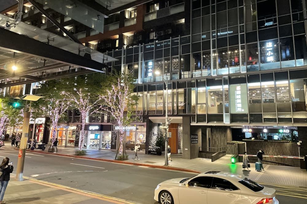 Lovely Apartment with City View(5mins to MRT) - Luzhou District - בניין