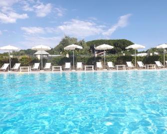 Al Canto delle Sirene - Terracina - Piscina