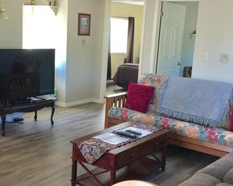 Shore Lane Cottage - Alma - Wohnzimmer