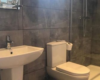 Oakwood Farm Mews Chester - Chester - Bathroom