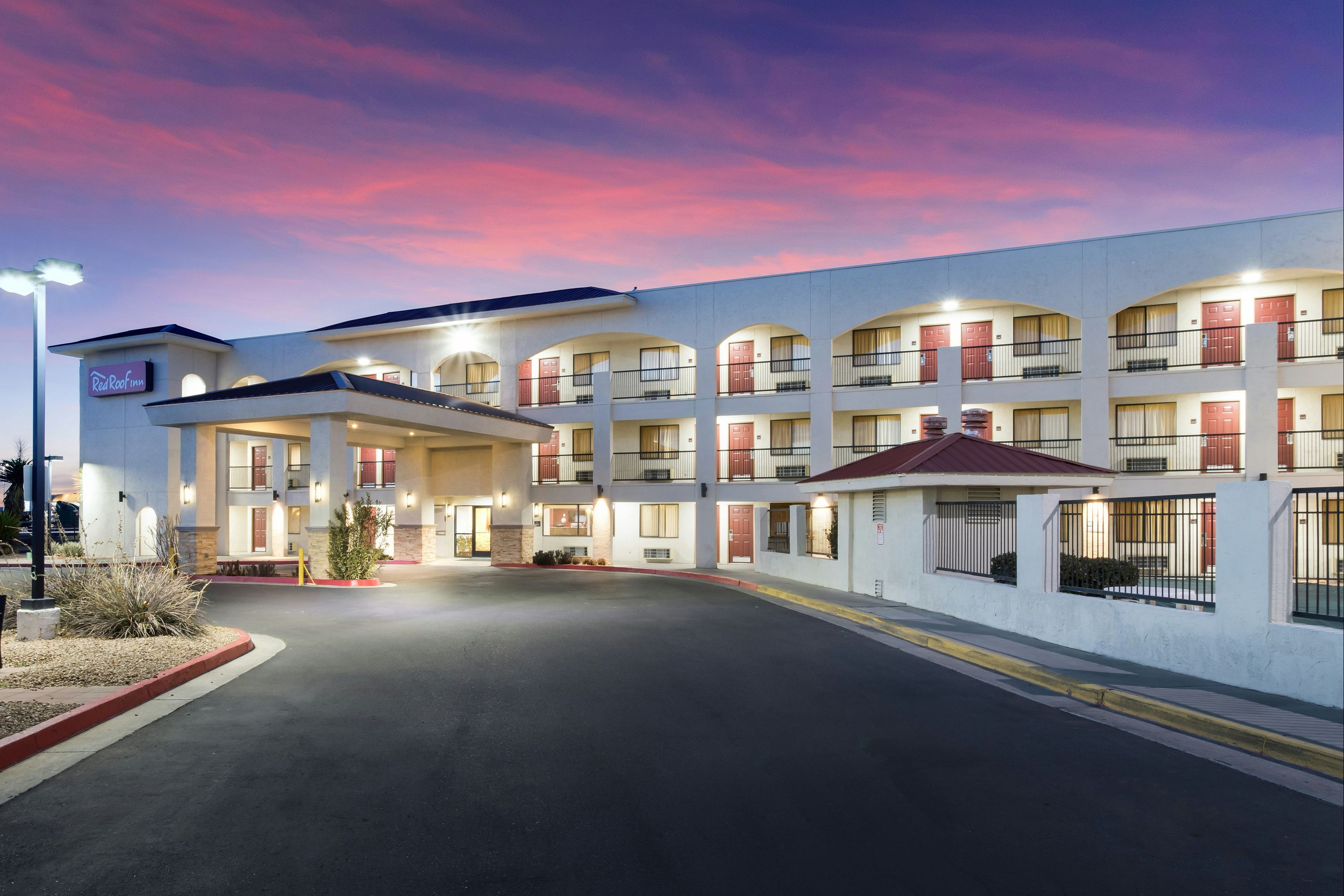 Red Roof Inn Albuquerque - Midtown - אלבקורקי - בניין