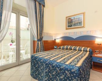 Hotel Borgo Del Mare - Civitavecchia - Schlafzimmer