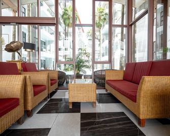 Cozy 1BR Apt 300m to Surin Beach Rooftop Pool B306 - Si Sunthon - Lounge