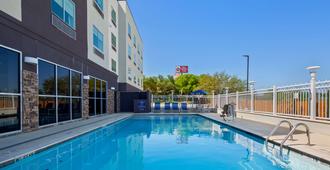 Best Western Plus Roland Inn & Suites - San Antonio - Bể bơi
