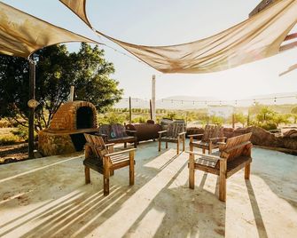 Danik Valle - Guadalupe - Binnenhof