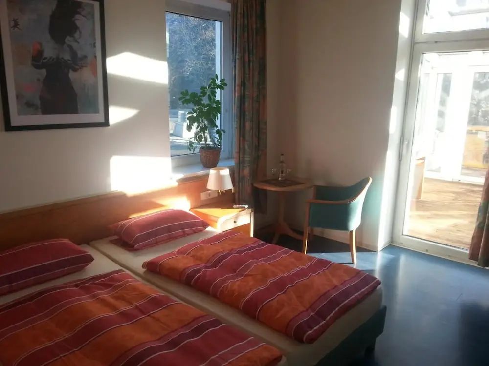 Hotel zur Sportsbar - Horn-Bad Meinberg