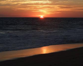 House between lagoon and ocean - 2min walk from the beach - Acapulco - Strand