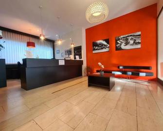 Hôtel de la Poste - Center City - Martigny - Rezeption