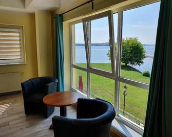 Hotel Dänholm - سترالسوند - غرفة معيشة