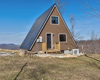 New! Mountain Top A-Frame cabin, The Triangles-Gorgeous View, Hot Tub! - Stanton - Building