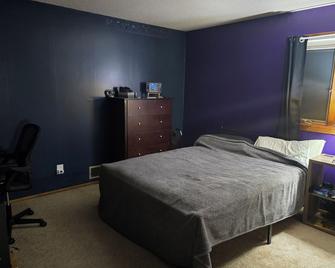 The Homestead - Hutchinson - Bedroom