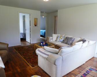 In the Heart of Netarts - Tillamook - Living room