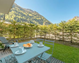 Residence And Spa Vallorcine Mont-Blanc - Vallorcine - Balcón