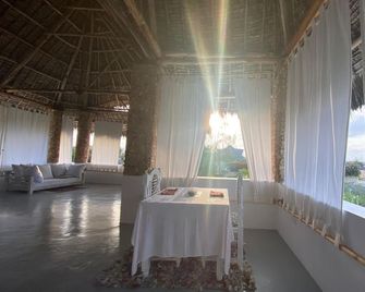 Mumbi Villa - Watamu - Eetruimte