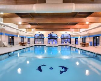 Holiday Inn Express & Suites Southgate - Detroit Area By IHG - Southgate - Pool