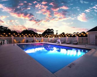 The Windstar Hotel - Emerald Isle, Swansboro - Cedar Point - Piscina