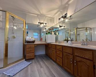 Beautiful Home in Burnaby (Metrotown Area) - Burnaby