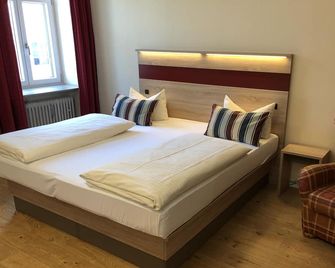 Hotel-Gasthof Flötzinger Bräu - Розенгайм - Спальня