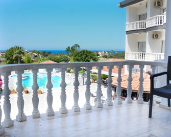 Hotel Sempati - Kyrenia - Balkón