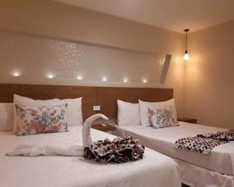 Brisas 10 Beachside Suites - Cancún - Bedroom