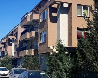 Luxury apartment in the North area of Bucharest - Bukarest - Gebäude