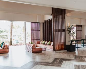 Crowne Plaza Resort Saipan - Garapan - Lobby