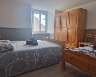 F2 apartment in a typical Lozerian house - Fournels - Habitación