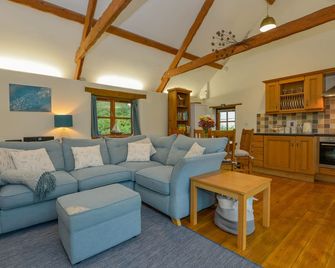 Hook Cottage - Looe - Living room