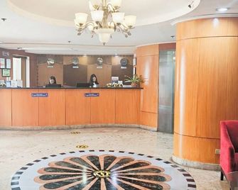 Pearl Manila Hotel - Manila - Front desk