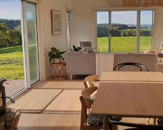 Stunning Top of The Otways Views 3-4 Bed - Beech Forest - Comedor