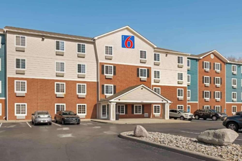 Motel 6 Suites Cincinnati Sharonville, Oh - סינסינטי - בניין
