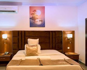 Crownedge Hotels - Lagos - Habitación