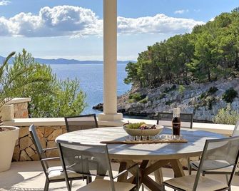 Brac Stone Beach Villa With Jacuzzi - Milna (Brač) - Balkon