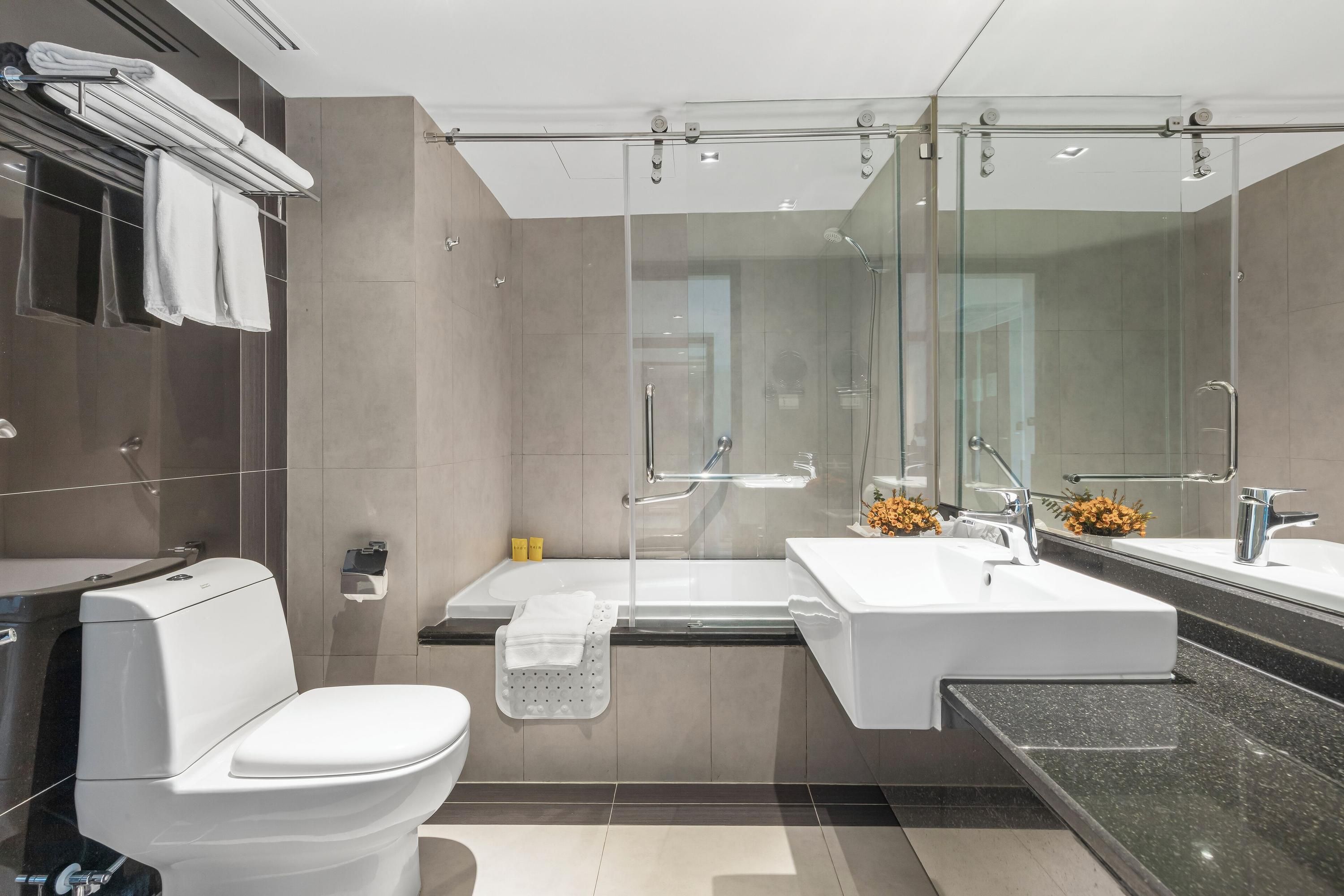 Golden Tulip Mandison Suites - בנגקוק