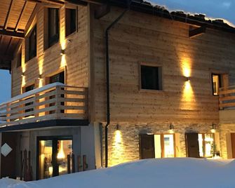 Ski In/Ski Out Luxuous Chalet Of 240 Sq. M., 18 Persons - Champéry - Bâtiment