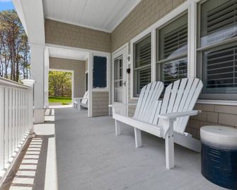 Pelham on Earle - West Harwich - Balcón