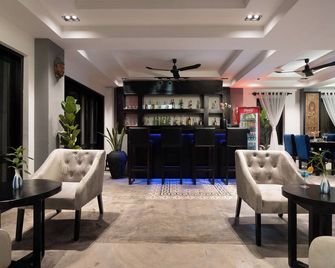 F L G Hotel - Phnom Penh - Bar