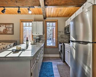 Breck Condo with Hot Tub Access Walk to Main St! - Breckenridge - Kitchen