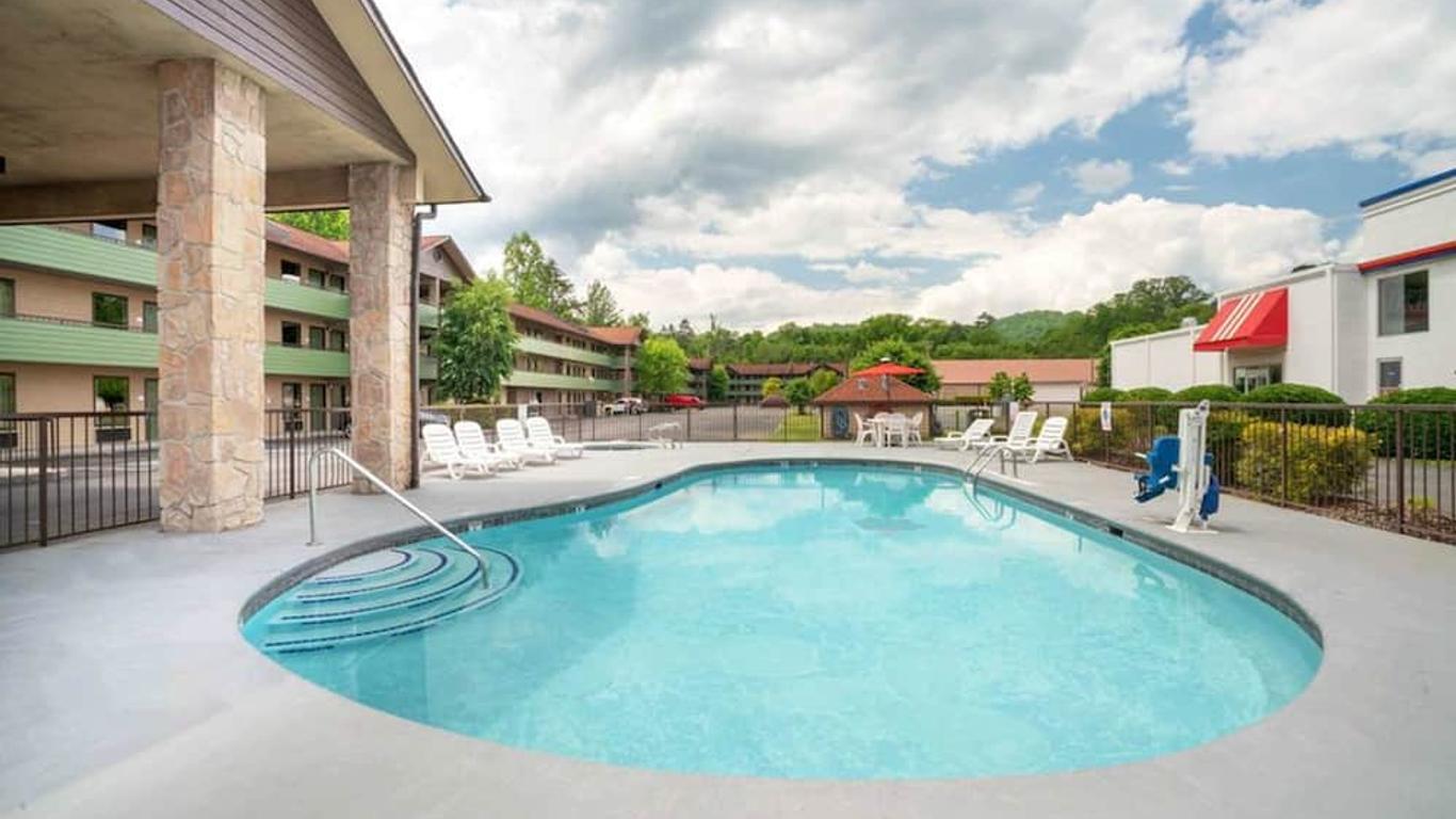 Days Inn By Wyndham Pigeon Forge South